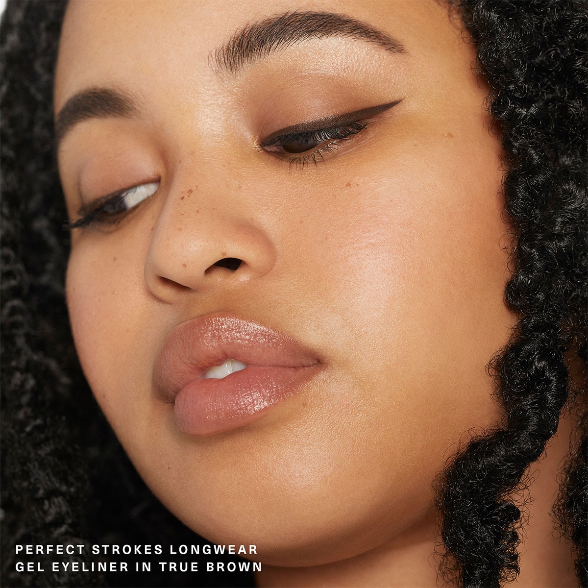 PERFECT STROKES (DELINEADOR DE OJOS DE GEL)